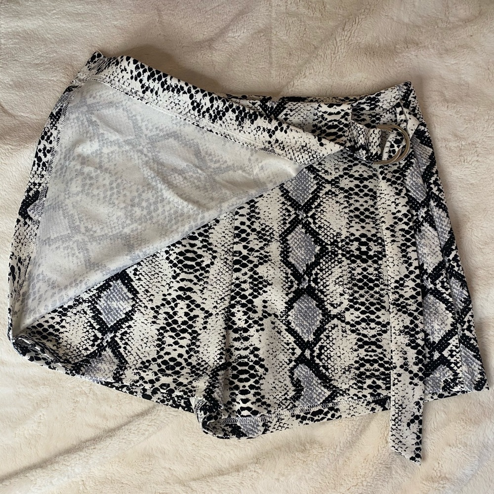 Snakeskin Skort - Picture 4 of 5